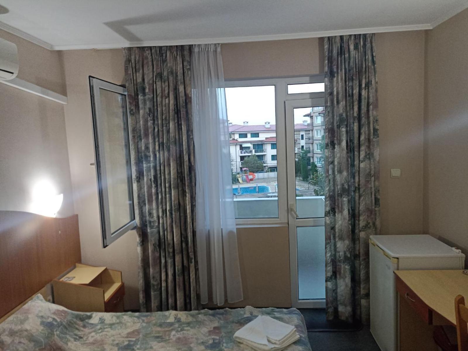 Krasi Hotel Ravda Esterno foto